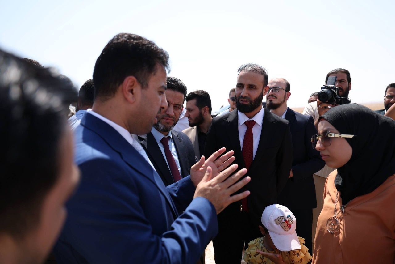 وزير الصحة يضع حجر الأساس لمشفى الأورام في دير الزور