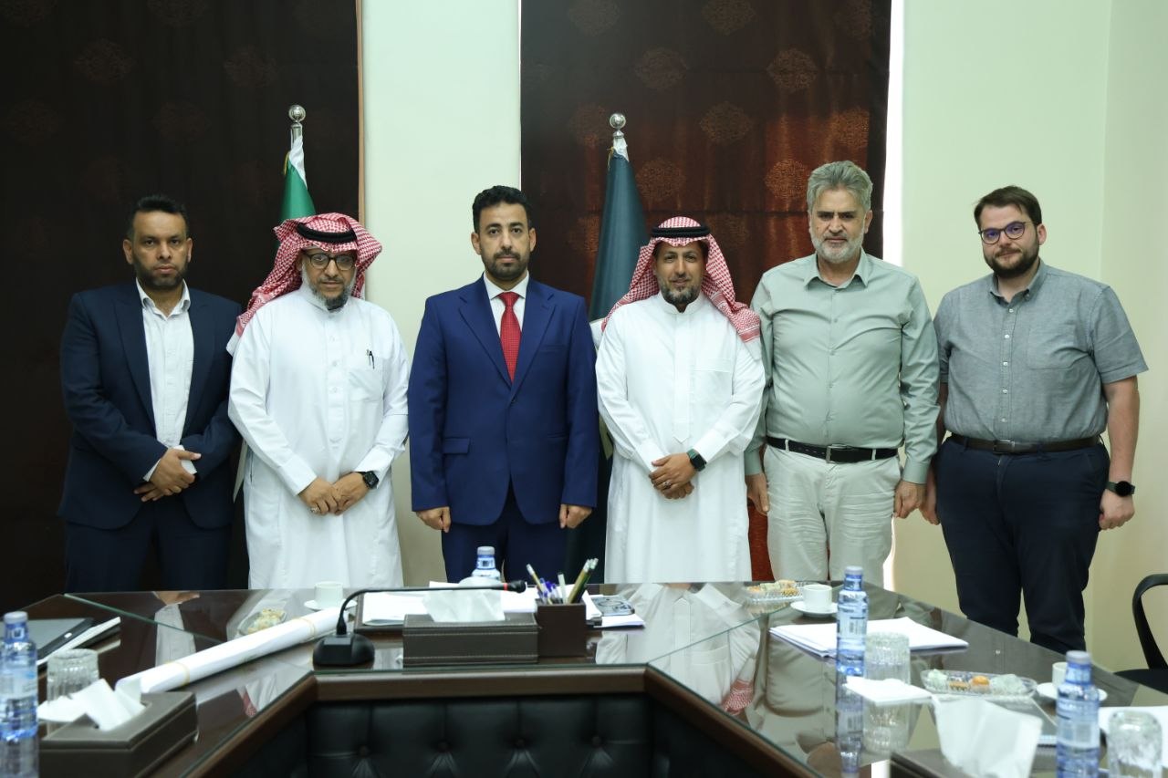 وزير الصحة يبحث مع مؤسسة "البصر العالمية" تعزيز التعاون واستكمال حملات جراحة المياه البيضاء
