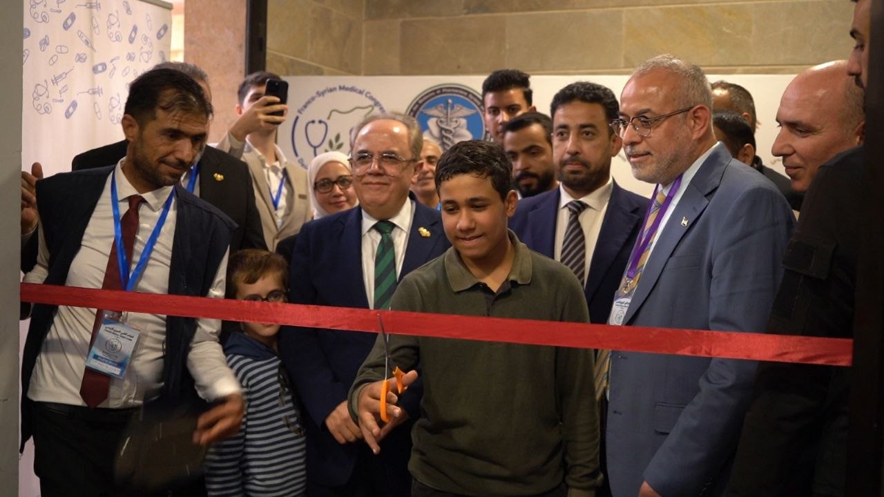 افتتاح المعرض الطبي المرافق للمؤتمر الطبي السوري الفرنسي في دير الزور
