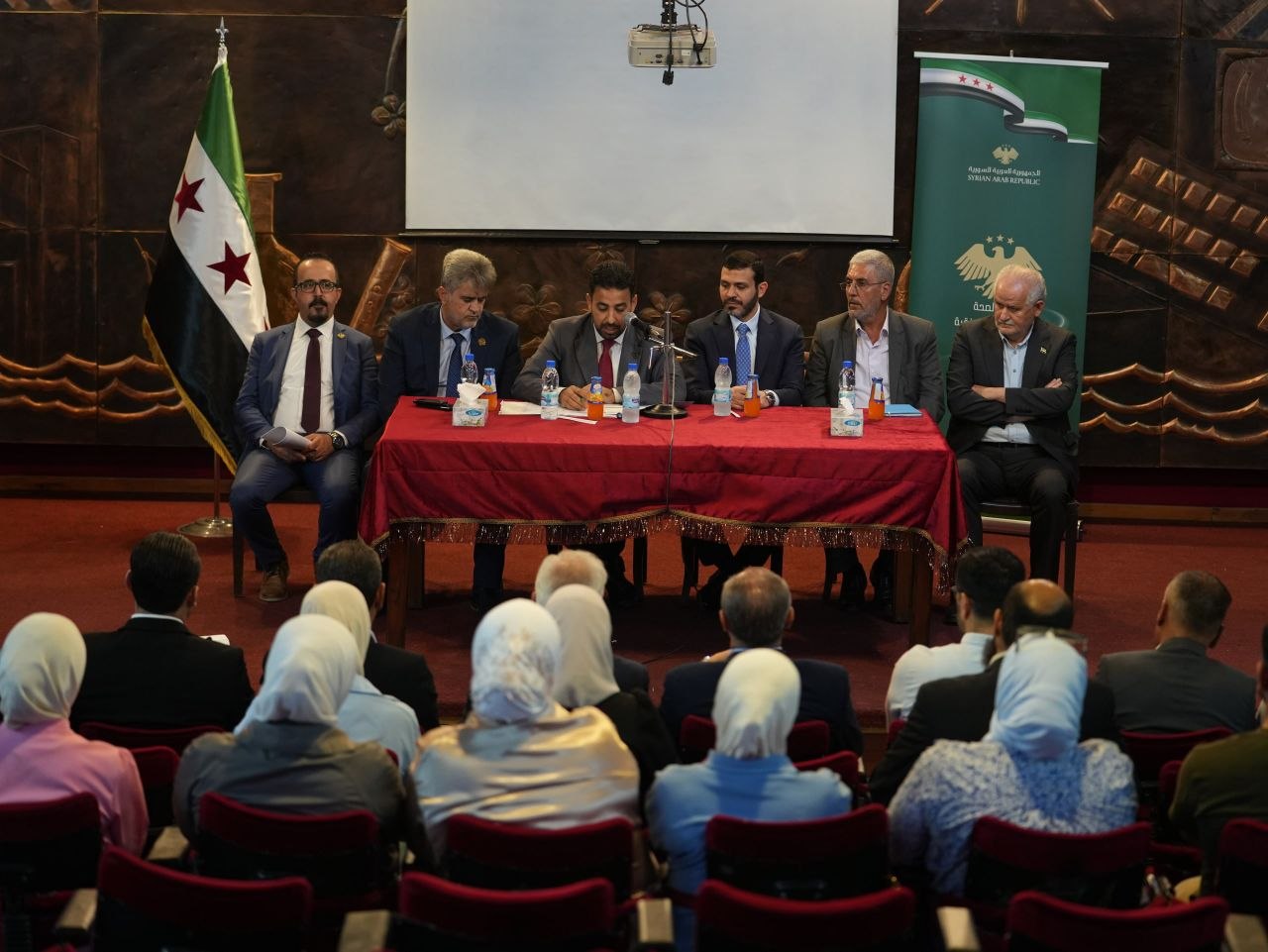 وزير الصحة يطّلع على واقع القطاع الصحي في اللاذقية ويبحث آليات تطويره