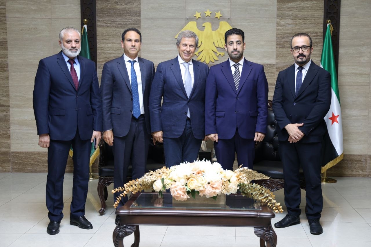 وزارة الصحة تبحث دعم الاستثمار لتوطين الصناعات الدوائية النوعيّة وتعزيز الأمن الدوائي