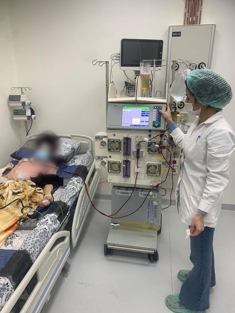 إدخال جهاز الغسيل الكلوي المستمر CRRT المتطور إلى الخدمة في مشفى حمص الكبير