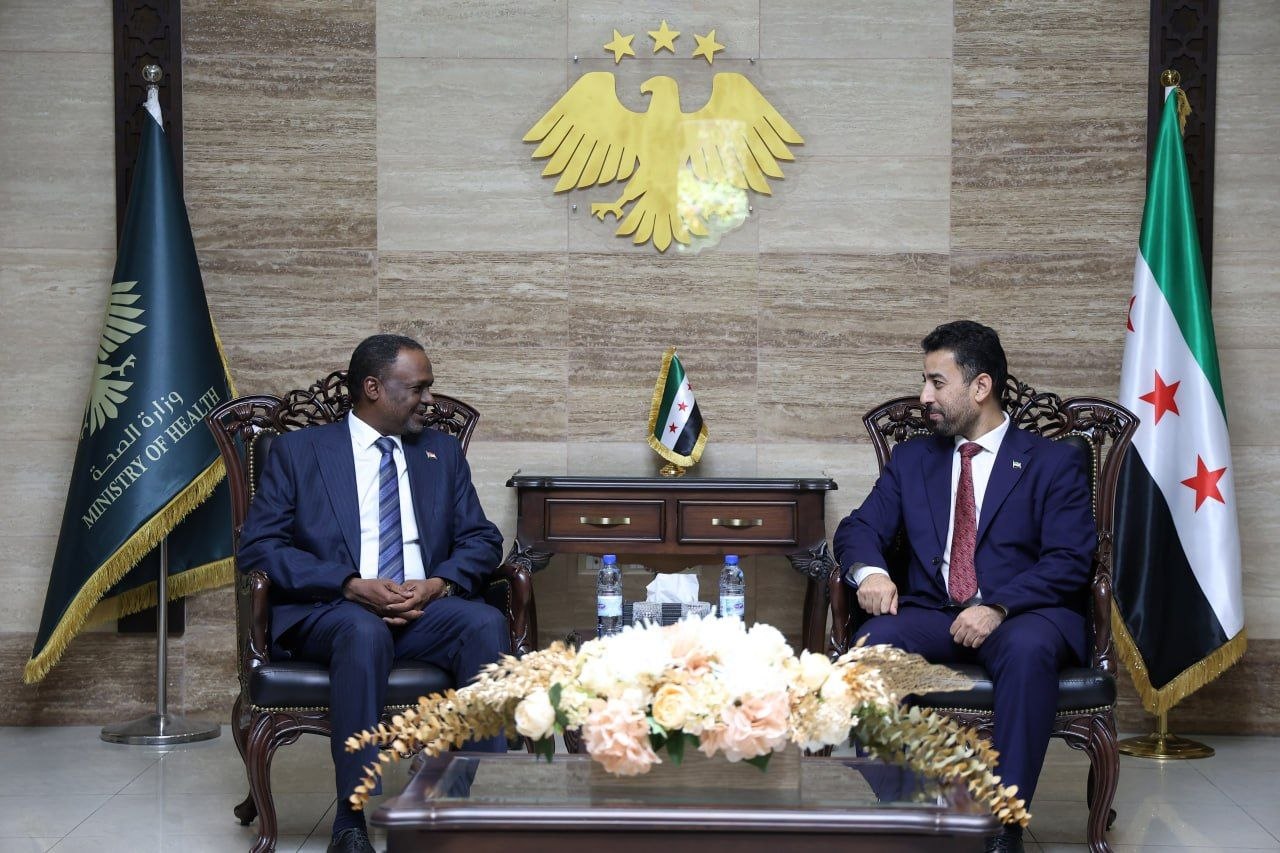 وزير الصحة يبحث مع وكيل وزارة الصحة السودانية والوفد المرافق آفاق تعزيز التعاون الصحي والدوائي