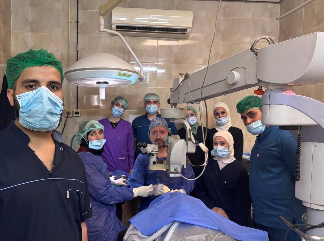 أول عملية زرع قرنية في مشفى العيون الجراحي بحلب